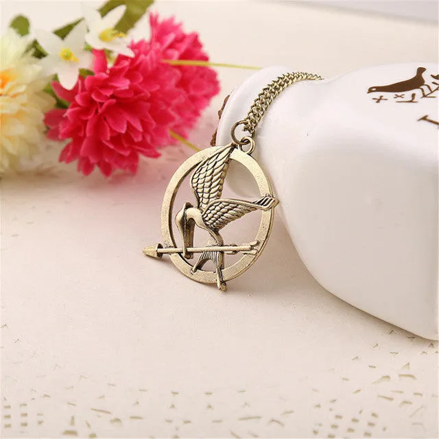 2016 New Hot Selling European and American popular Retro Punk Style hunger game bird Necklace for men and women wholesale