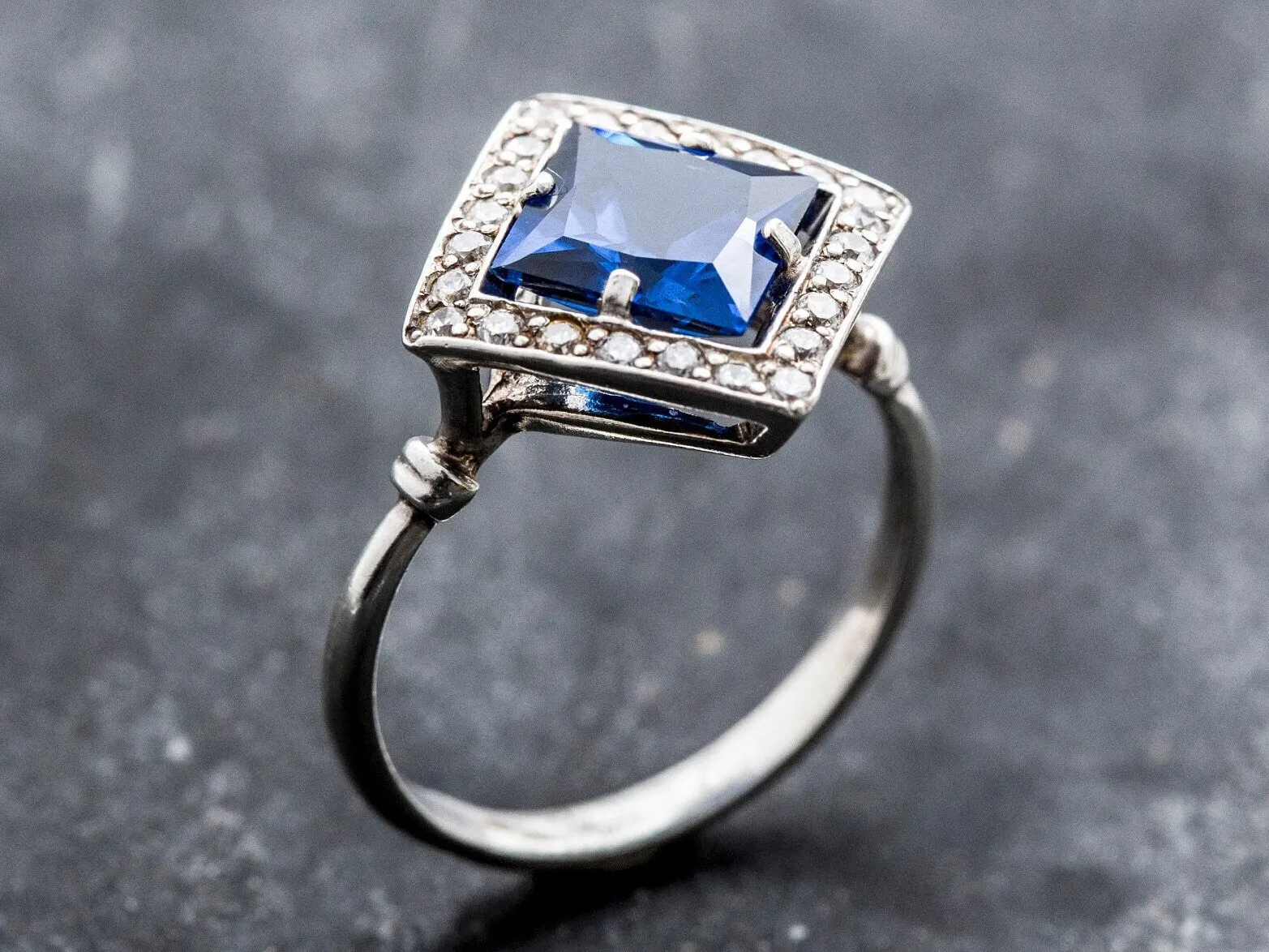 Blue Sapphire Ring - Vintage Sapphire Ring - Large Princess Cut Ring