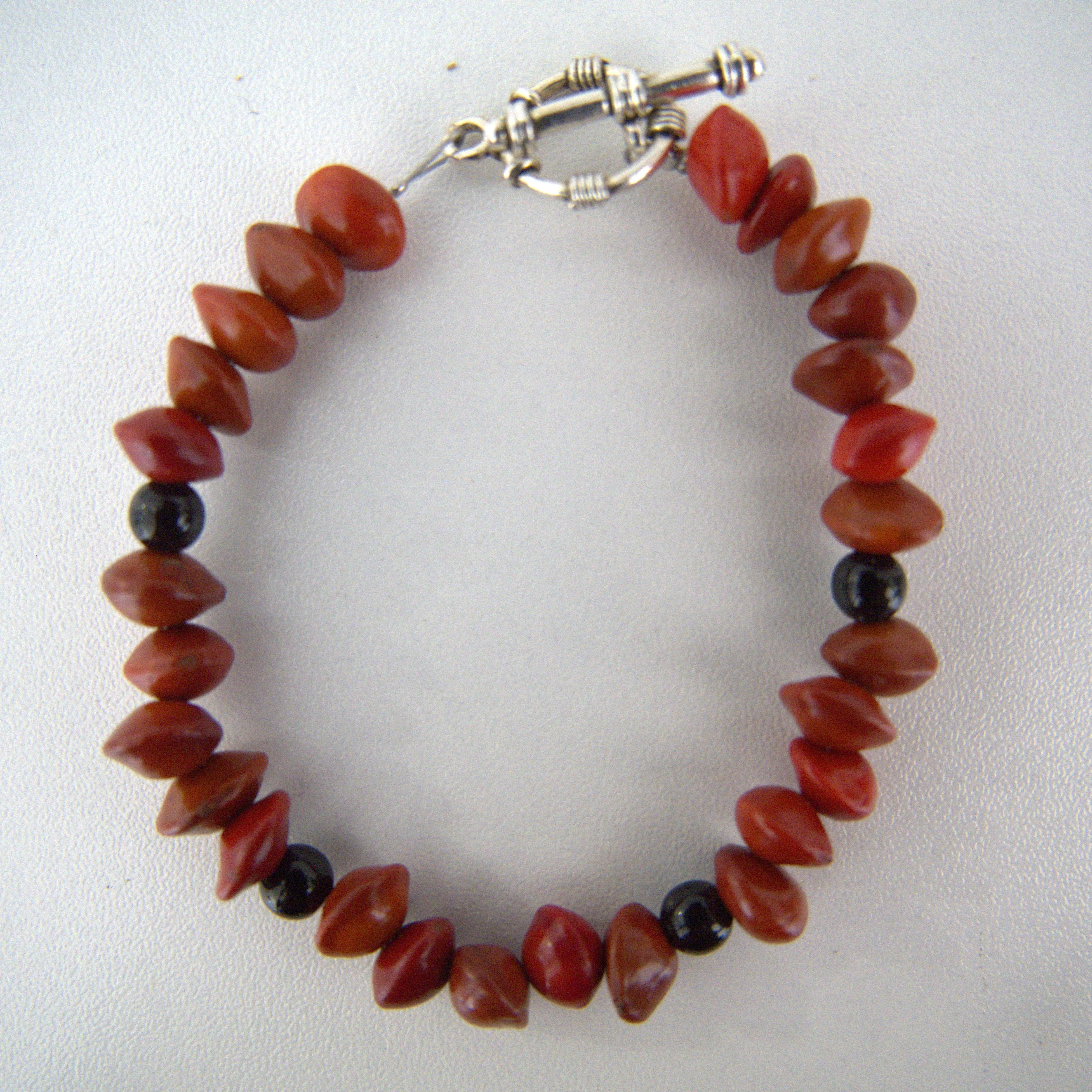 Bracelets 'Red Sandalwood Seed'