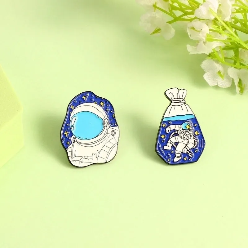 Cartoon Style Pin Astronaut Alloy Enamel Unisex Brooches