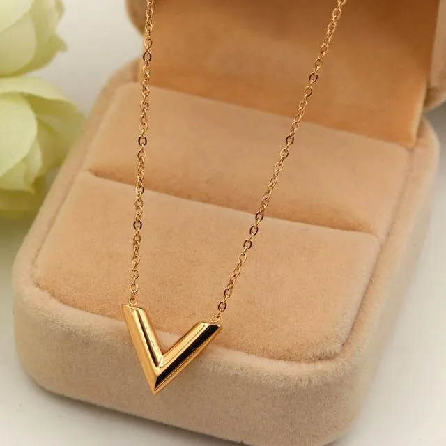 Classic V Rose Gold-Colored Short Necklaces