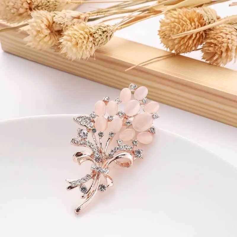 Elegant Pin Flower Butterfly Alloy Inlay Artificial Pearls Rhinestones Women'S Brooches