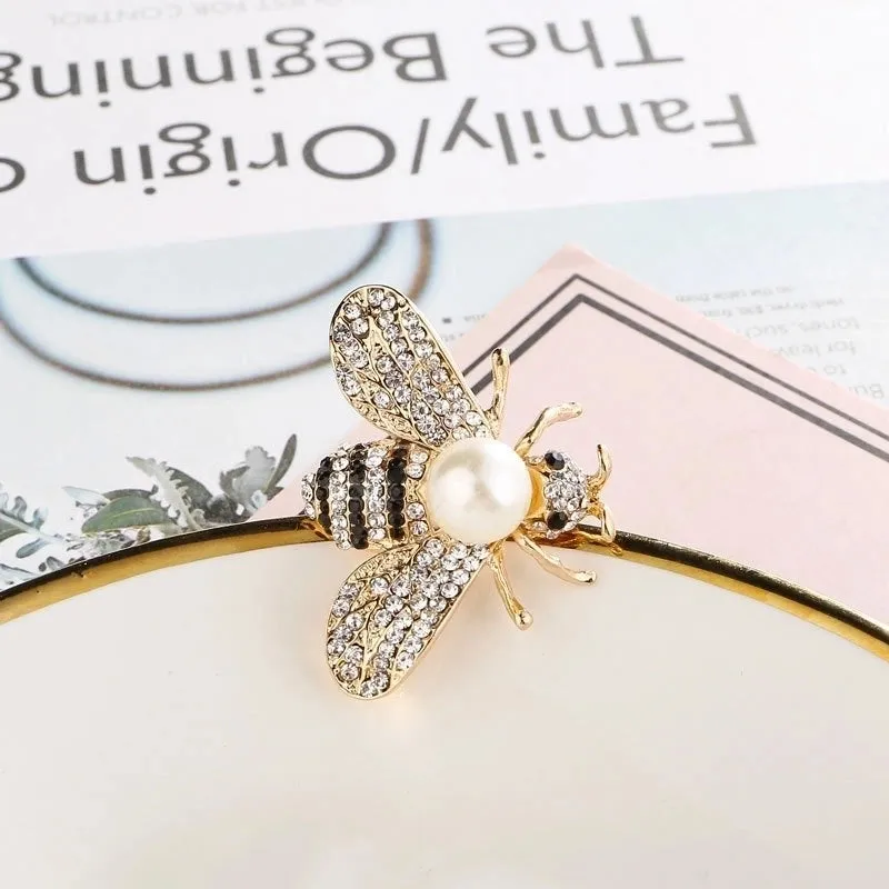 Elegant Pin Flower Butterfly Alloy Inlay Artificial Pearls Rhinestones Women'S Brooches