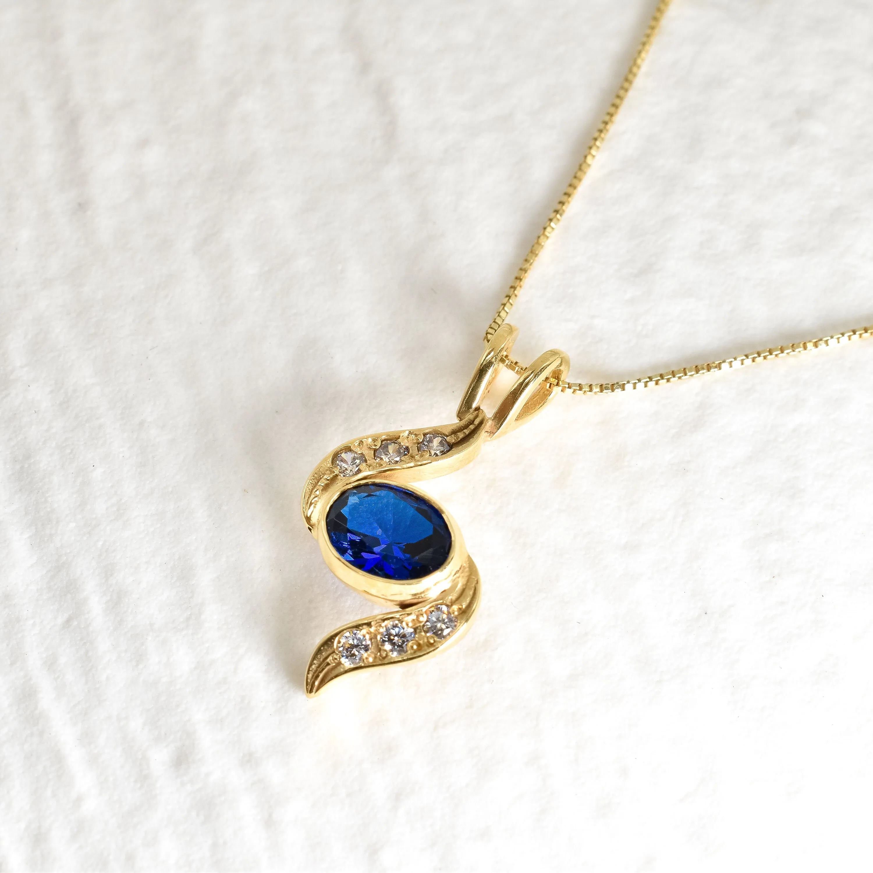 Gold Sapphire Pendant - Blue Bezel Necklace - Wavy Vintage Necklace