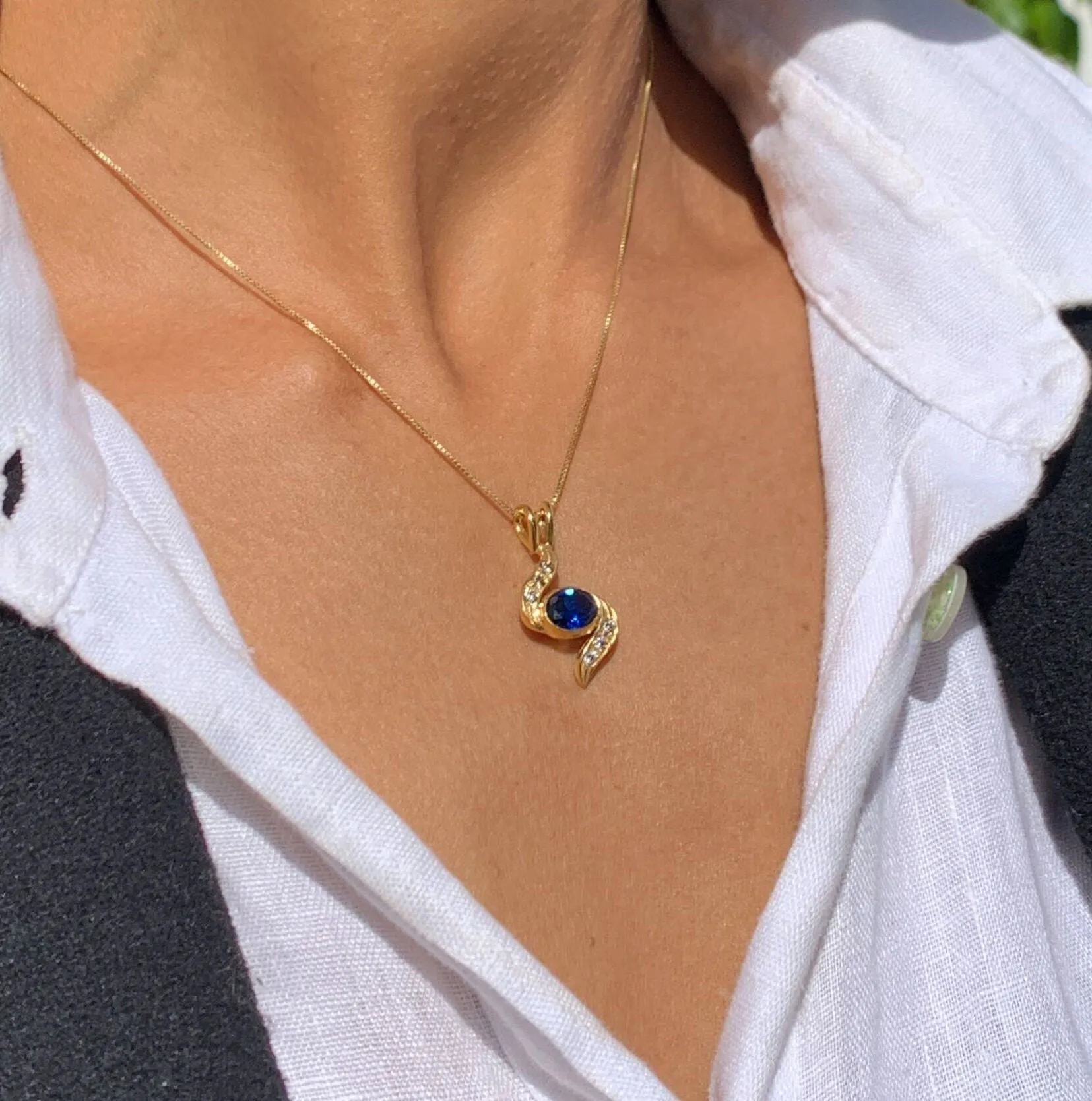 Gold Sapphire Pendant - Blue Bezel Necklace - Wavy Vintage Necklace