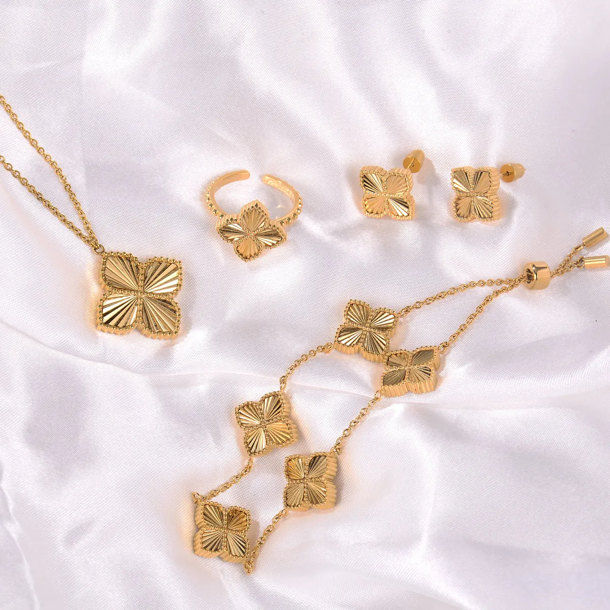 Joory / Necklace Sunglow Gold