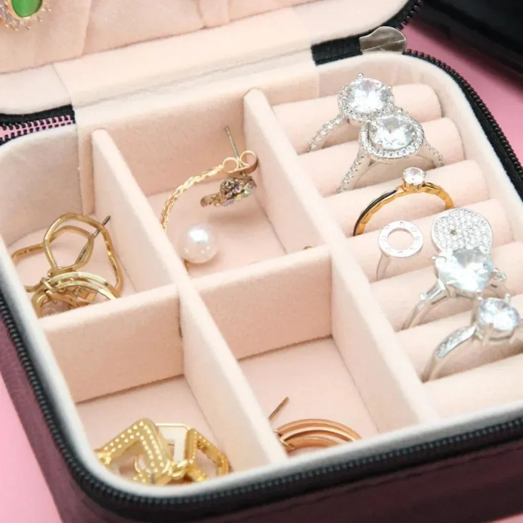 Mini Jewelry Organizer Travel Case: Elegant On-The-Go Glamour & Functionality