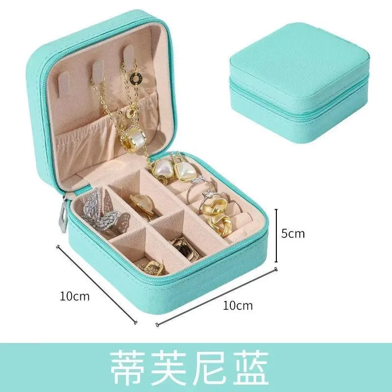 Mini Jewelry Organizer Travel Case: Elegant On-The-Go Glamour & Functionality