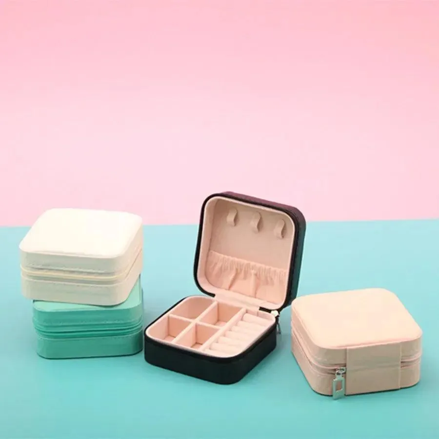 Mini Jewelry Organizer Travel Case: Elegant On-The-Go Glamour & Functionality