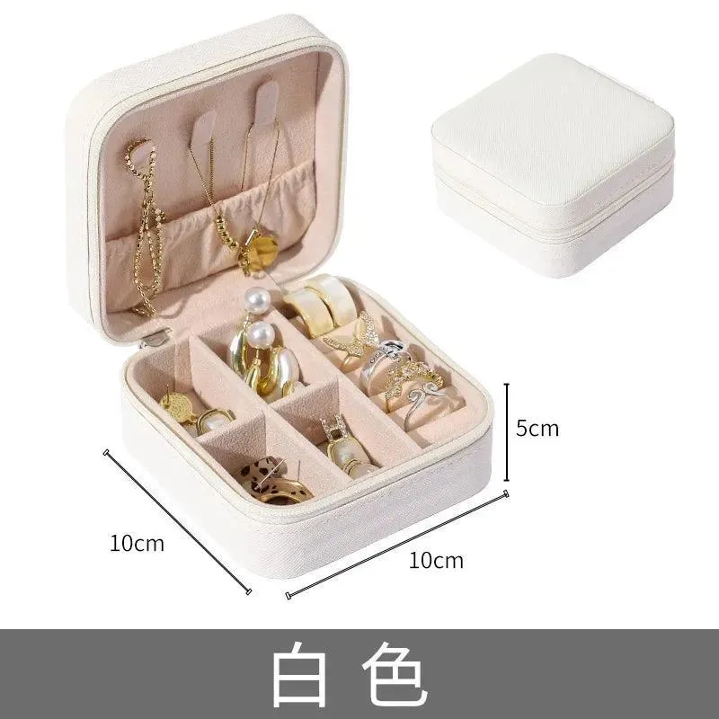 Mini Jewelry Organizer Travel Case: Elegant On-The-Go Glamour & Functionality