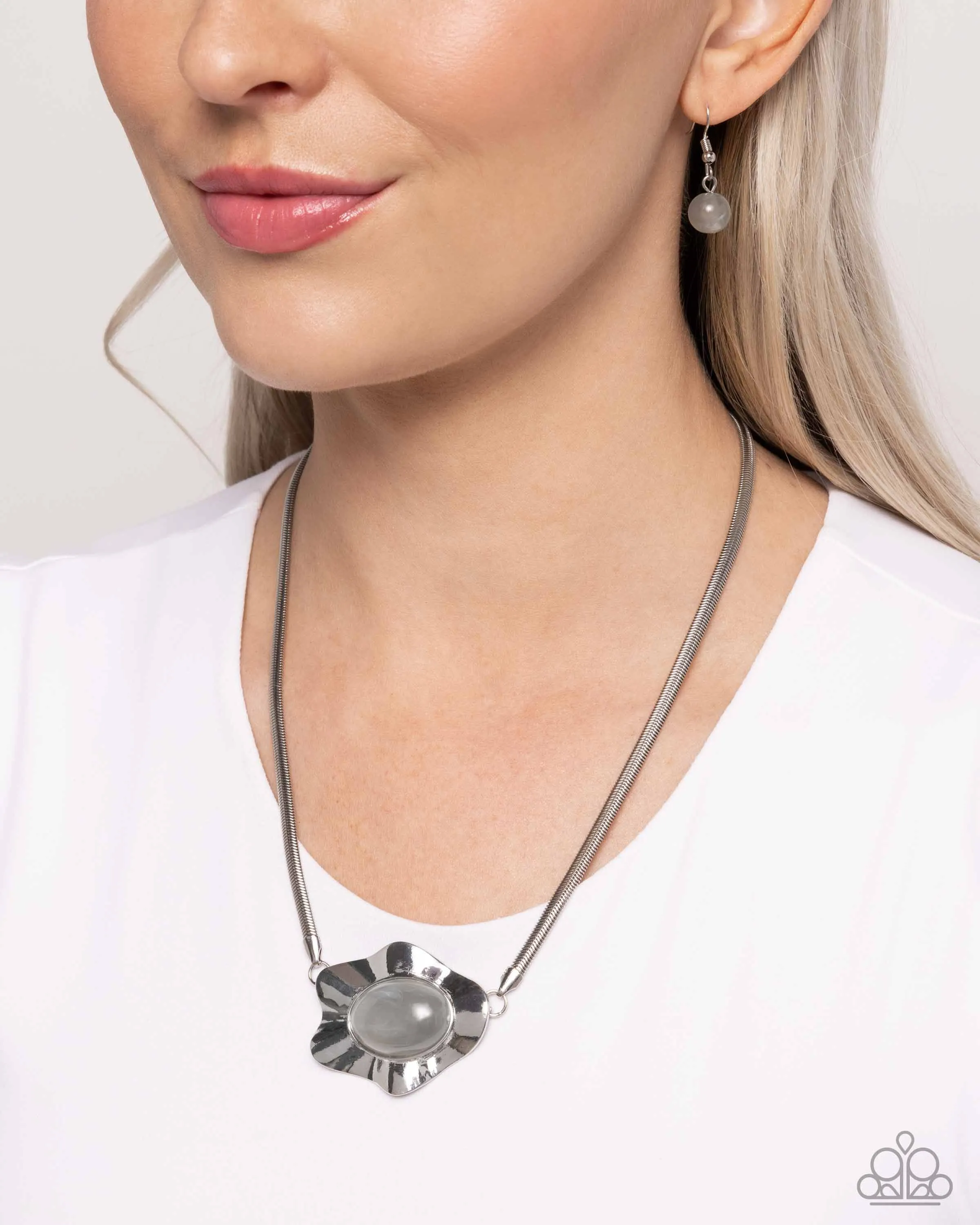 Necklaces Sideways Shimmer - Silver N175