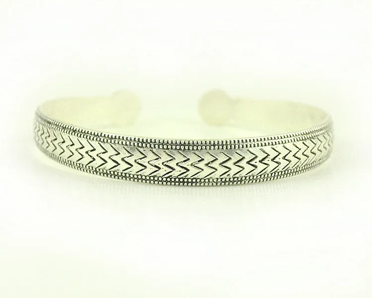 New Fashion Vintage Style Tibetan Silver Metal Carving Cuff Bracelets& Bangles For Women Dress