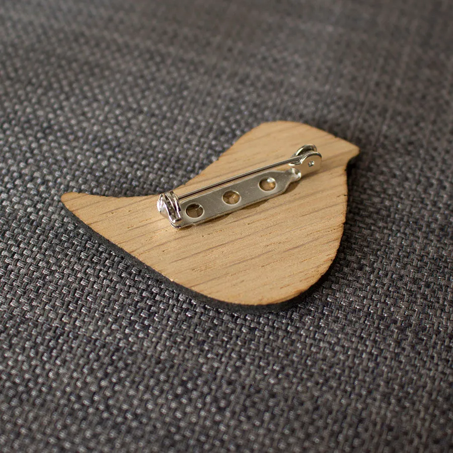 Oak Songbird Brooch