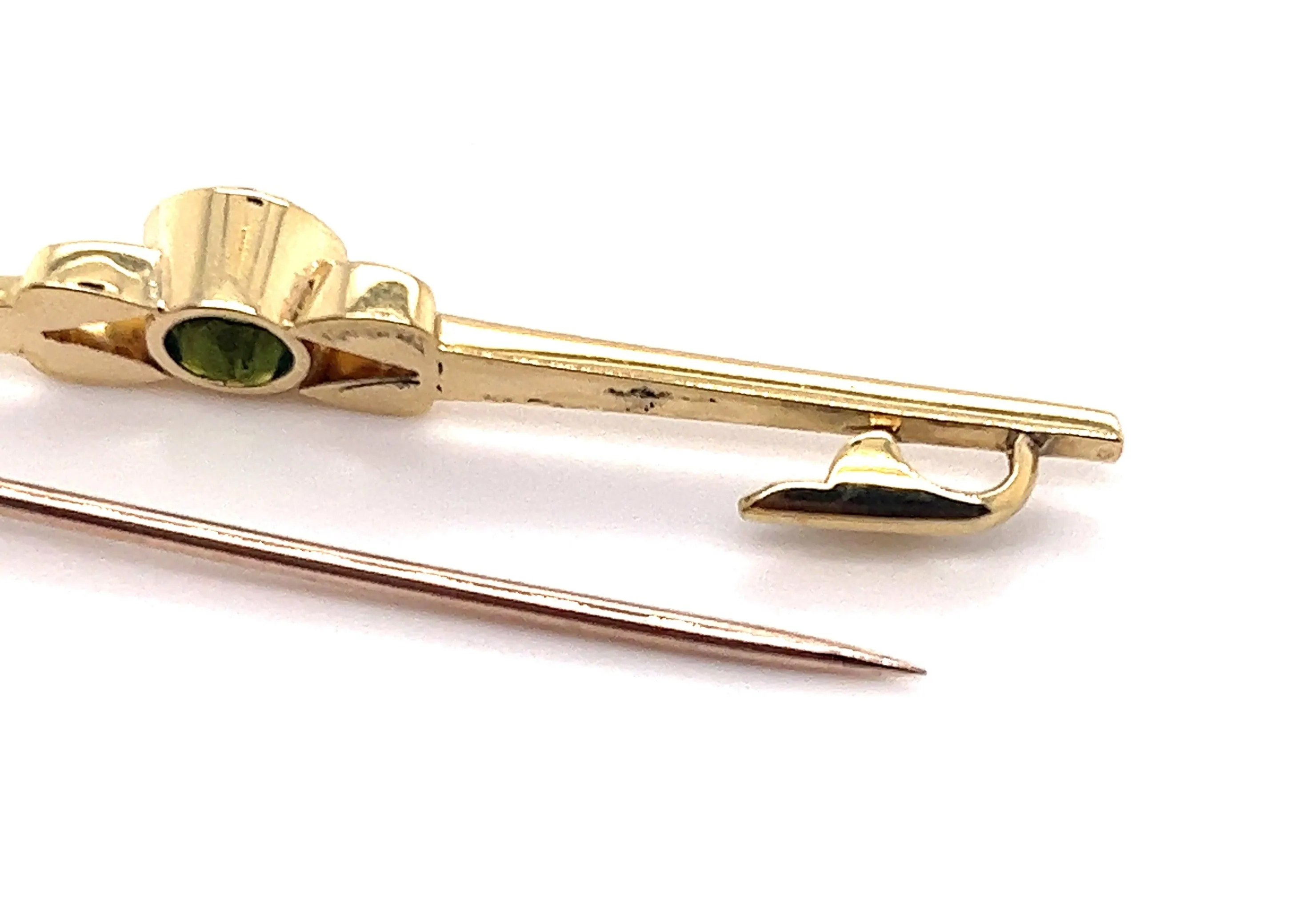 Peridot 15ct Yellow Gold Bar Brooch